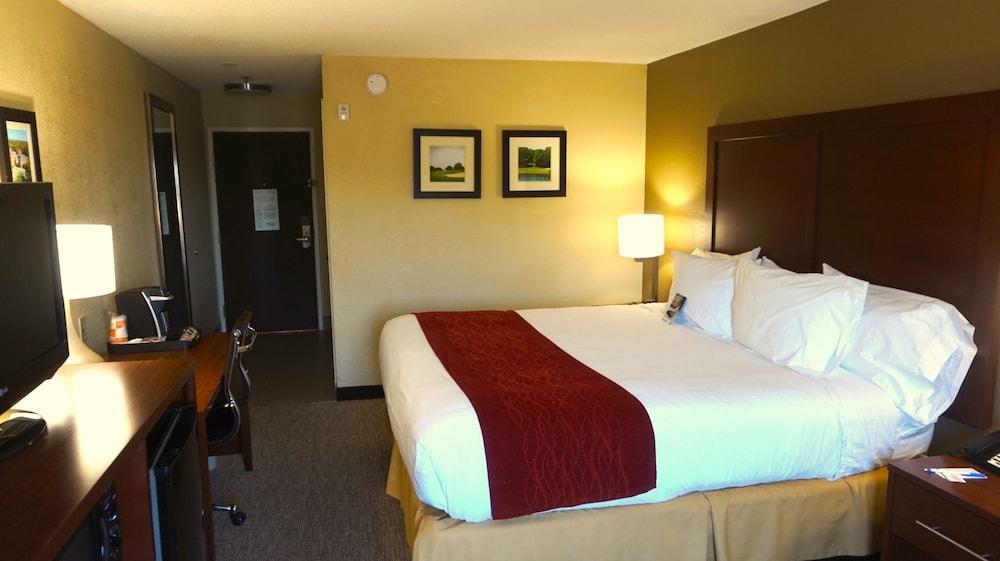 Comfort Inn & Suites Greenwood Near University Zewnętrze zdjęcie