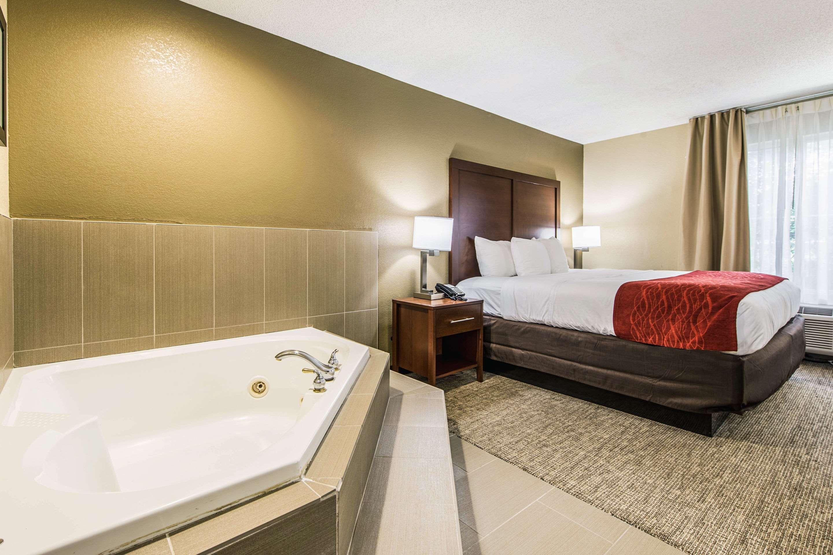 Comfort Inn & Suites Greenwood Near University Zewnętrze zdjęcie