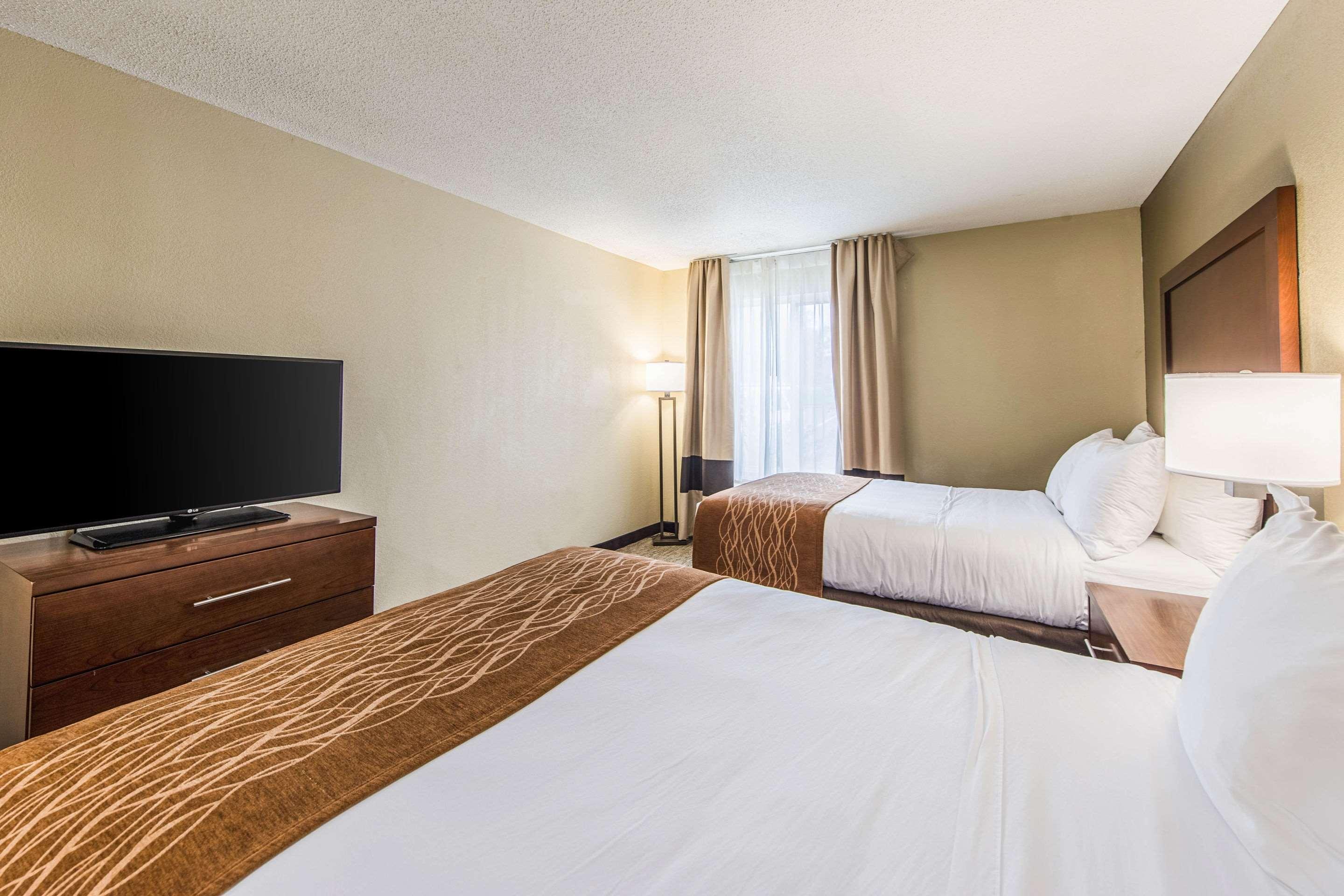 Comfort Inn & Suites Greenwood Near University Zewnętrze zdjęcie