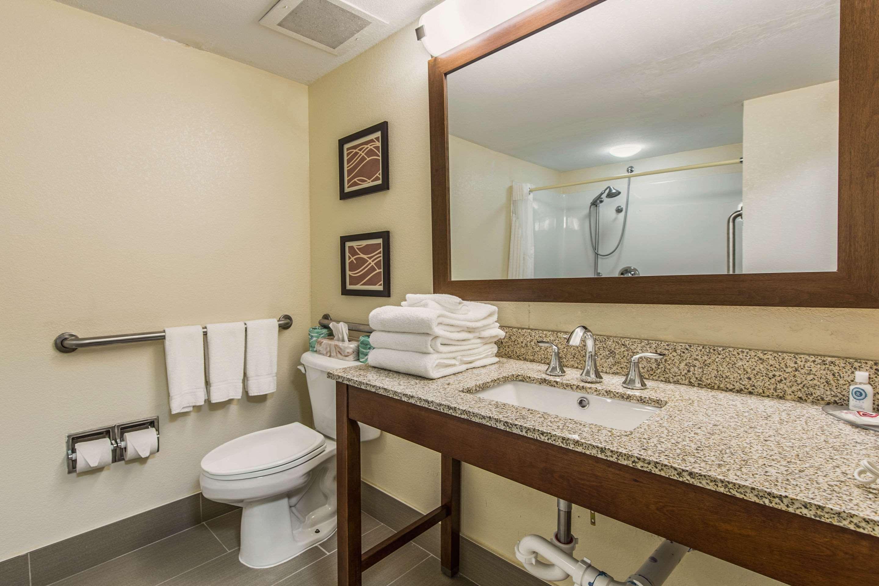 Comfort Inn & Suites Greenwood Near University Zewnętrze zdjęcie