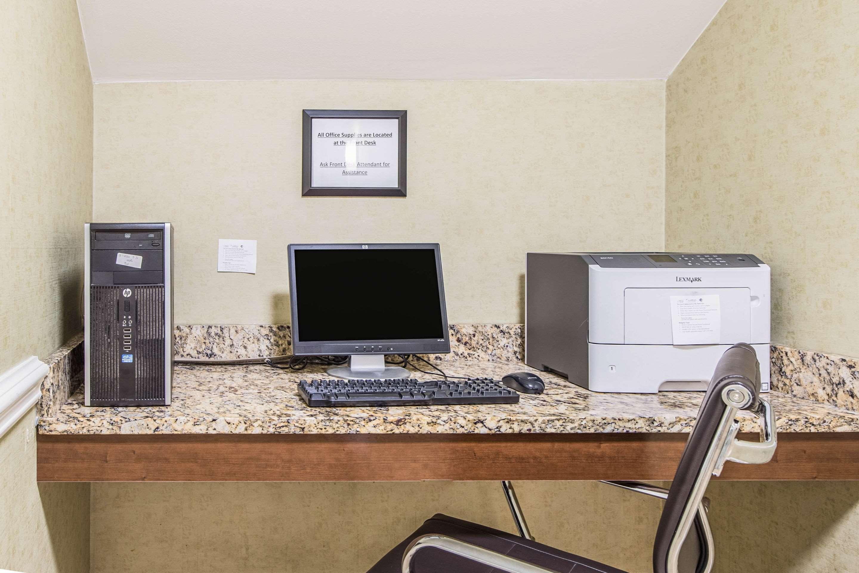 Comfort Inn & Suites Greenwood Near University Zewnętrze zdjęcie