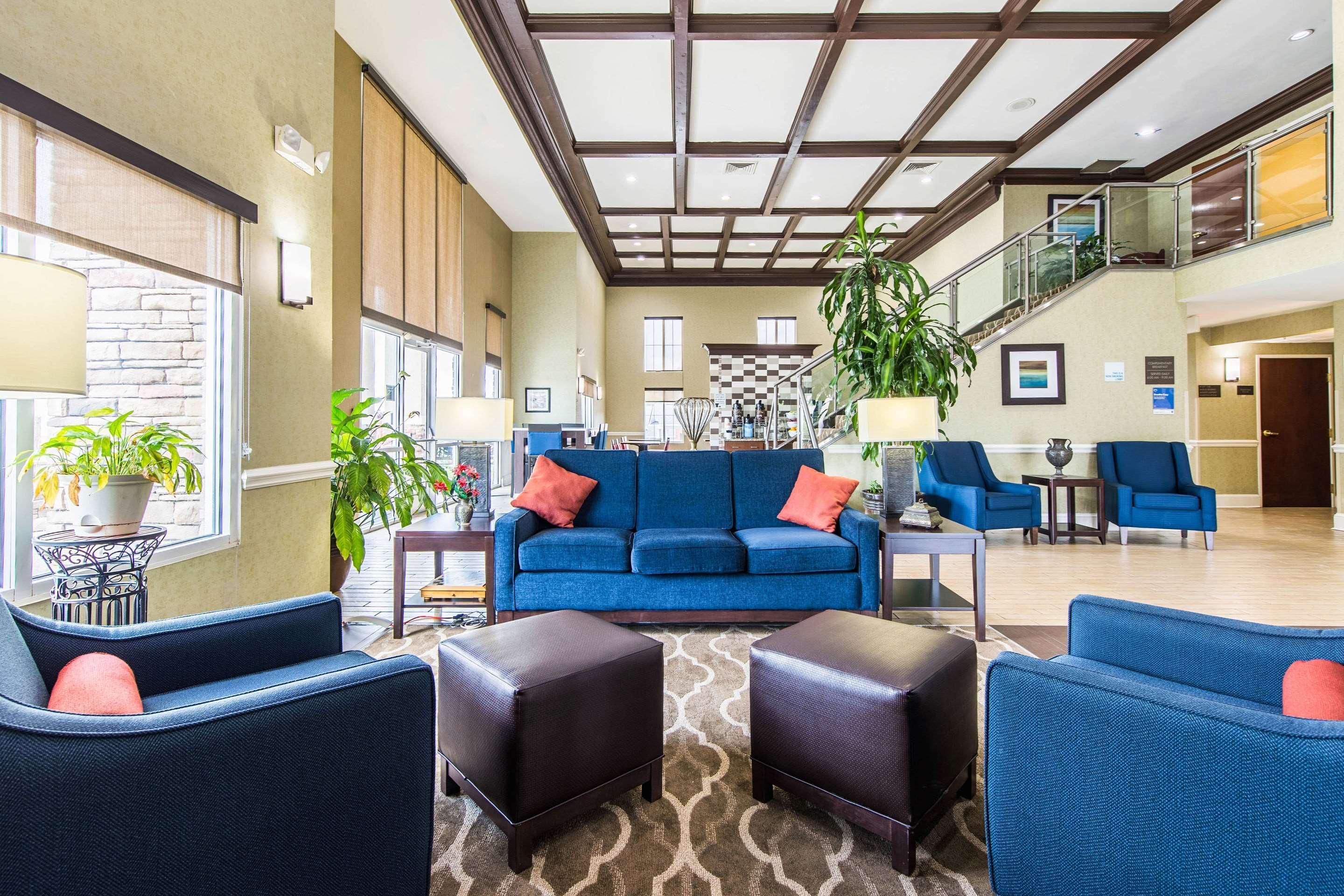 Comfort Inn & Suites Greenwood Near University Zewnętrze zdjęcie