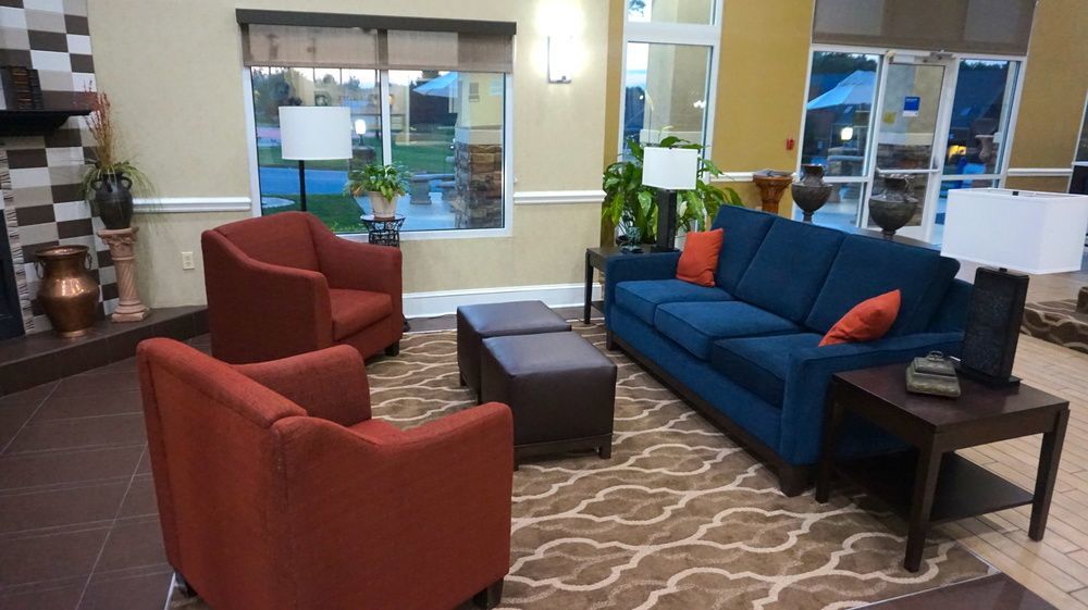 Comfort Inn & Suites Greenwood Near University Zewnętrze zdjęcie