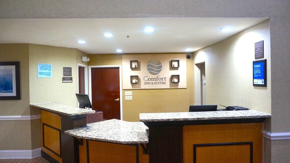 Comfort Inn & Suites Greenwood Near University Zewnętrze zdjęcie