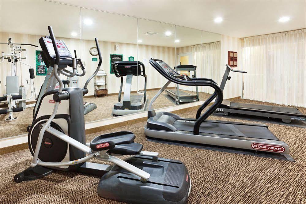 Comfort Inn & Suites Greenwood Near University Zewnętrze zdjęcie